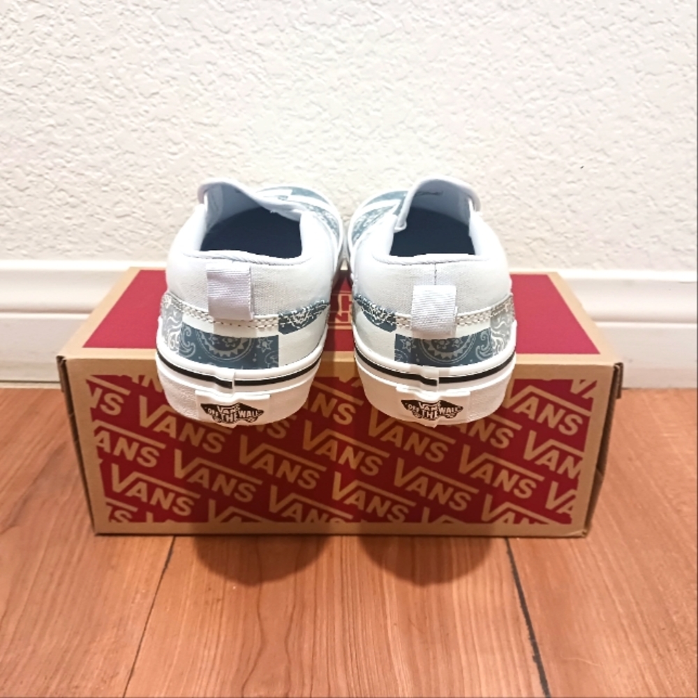 Vans - Picture 3 of 4
